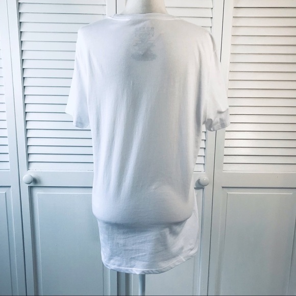 2/$25 GUESS Pure White Short Sleeve Shirt Size Medium - Picture 6 of 9
